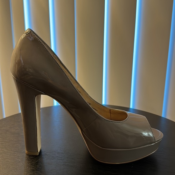 BCBG PL-JAXX Patent Heels - Picture 2 of 8